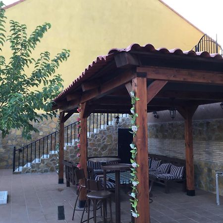 Apartamentos "Casa Rural De Aldea" Aldea del Fresno Exteriör bild