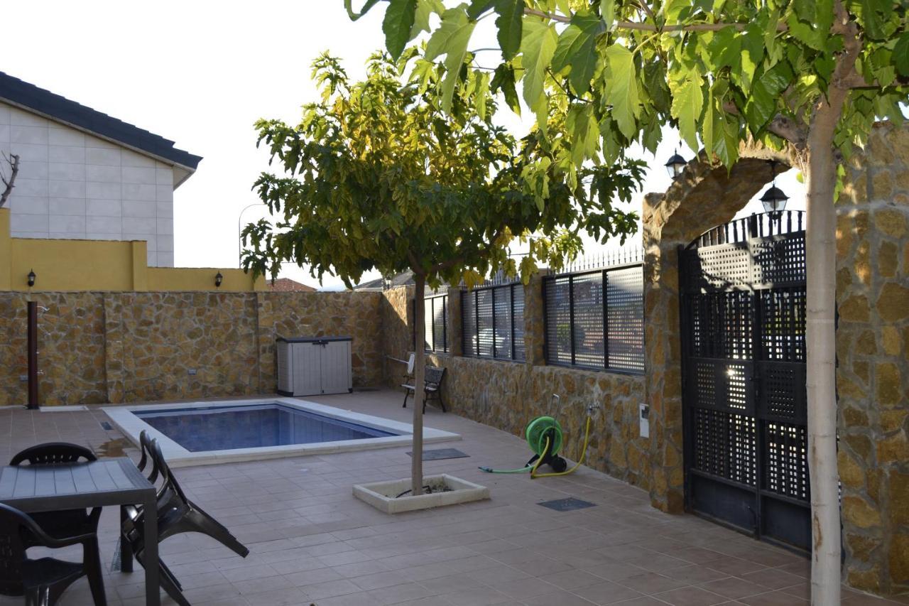 Apartamentos "Casa Rural De Aldea" Aldea del Fresno Exteriör bild