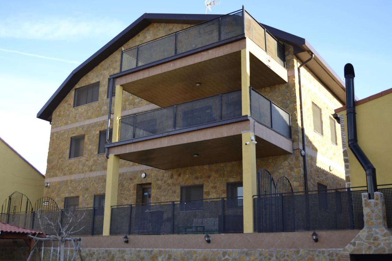 Apartamentos "Casa Rural De Aldea" Aldea del Fresno Exteriör bild