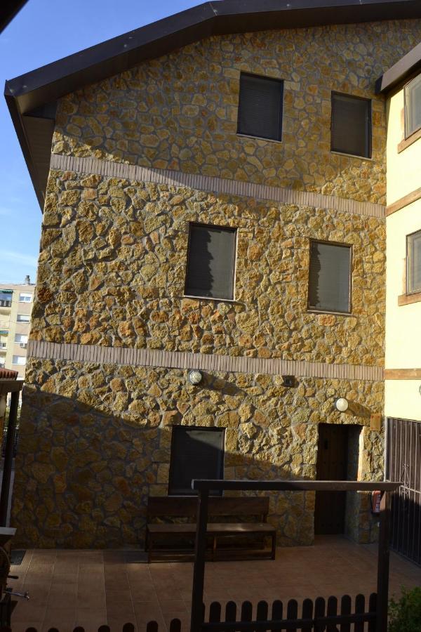 Apartamentos "Casa Rural De Aldea" Aldea del Fresno Exteriör bild