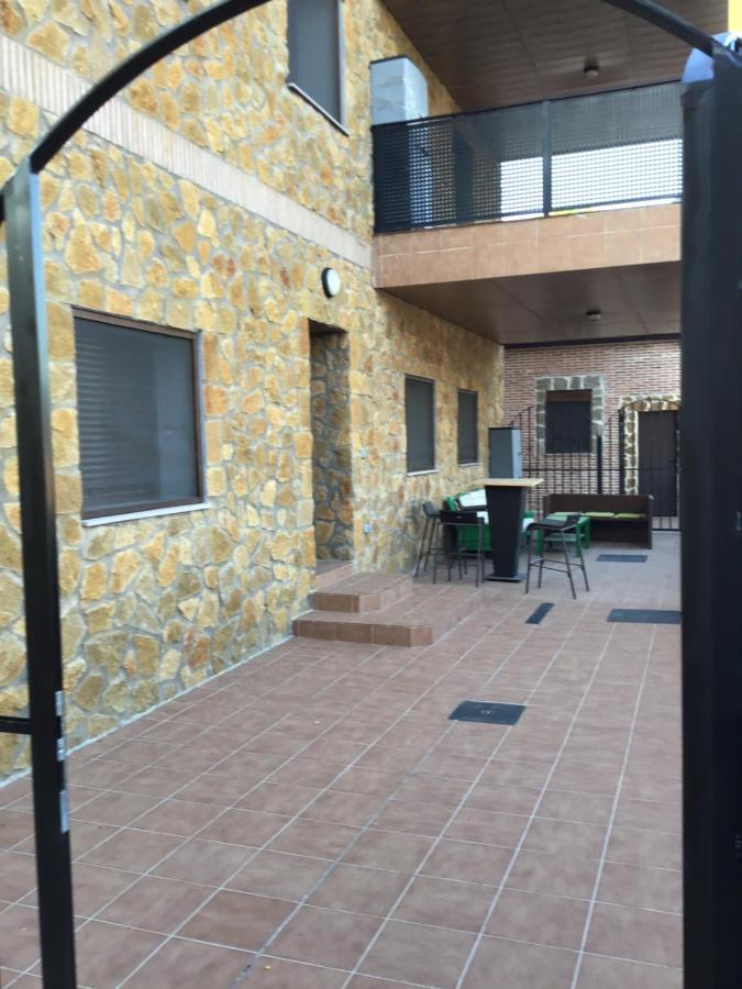Apartamentos "Casa Rural De Aldea" Aldea del Fresno Exteriör bild