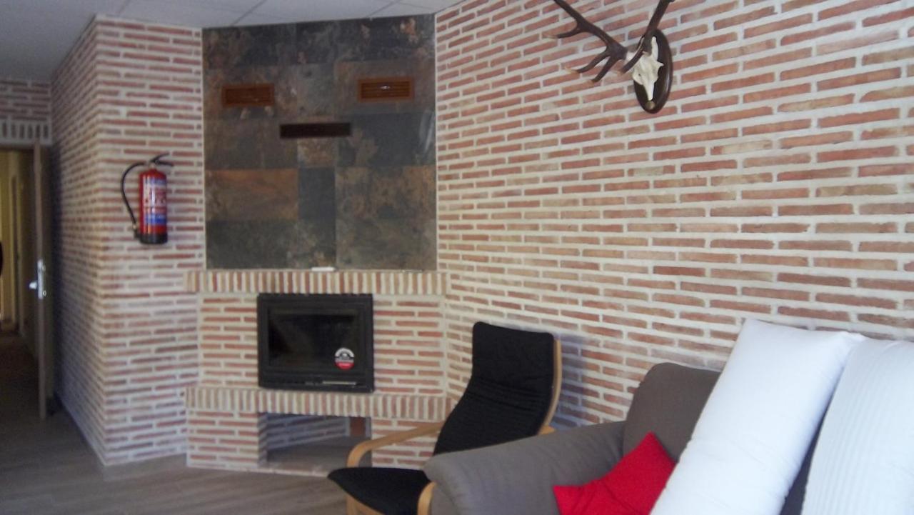 Apartamentos "Casa Rural De Aldea" Aldea del Fresno Exteriör bild