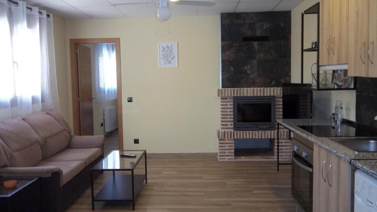 Apartamentos "Casa Rural De Aldea" Aldea del Fresno Exteriör bild